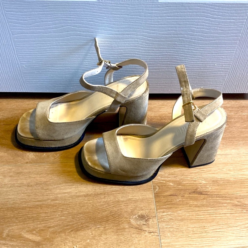 Gorgeous Souliers Martinez suede heels 41EU/10US EUC